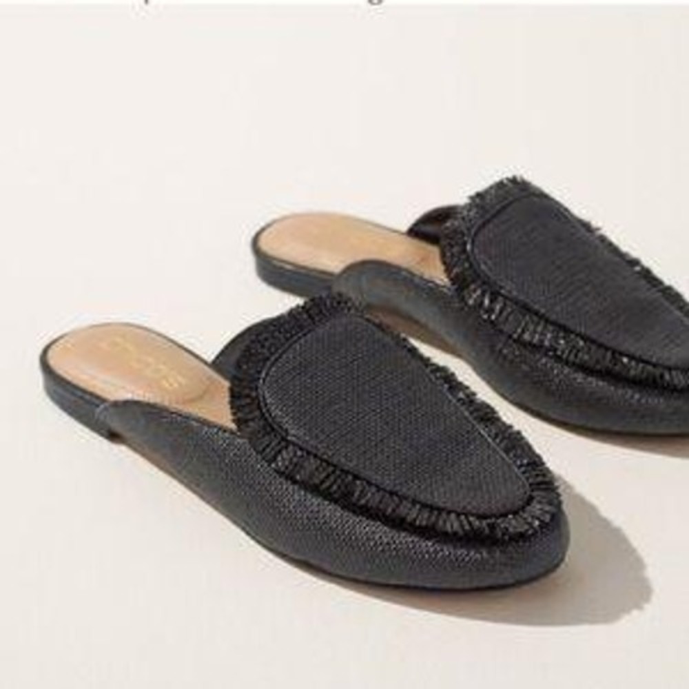 Chicos Raffia Fringe Mules Black Flat Slip On Shoes 8.5 Casual Textured Vacation